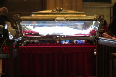 Major_Relics_of_St-_Maria_Goretti_in_St-_Joseph_Cathedral_(Columbus,_Ohio).jpg