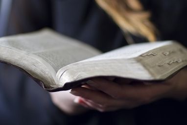 woman-reading-bible.jpg