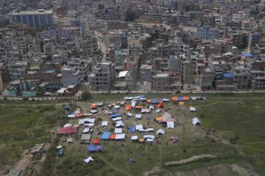042615-ap-nepal-earthquake-aftermath-tents-img.jpg