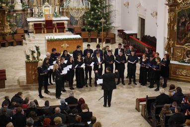 POZEGA-KONCERT-BOZICNI.jpg