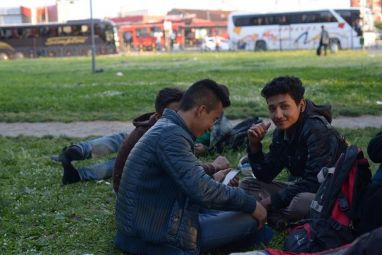 belgrade-immigrants-photos-phones-876-186-1431361504-size_1000.jpg