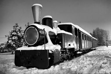 vlak-u-snijegu2.jpg