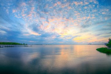 light_sky_small_high_clouds_above_lake_nice_light_sunset_resize.jpg