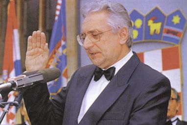 Tudjman_prisega_1992.jpg