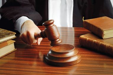 gavel-dreamstime_1437513.JPG