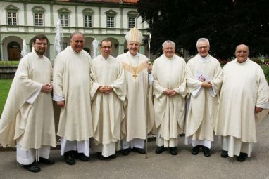Priesterweihe_Moermann_01_lightbox.jpg