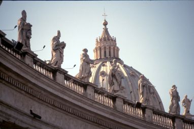 st-peters-basilica-77519_1280.jpg