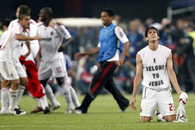 kaka_esulta_vittoria_champions_23_05_2007.jpg