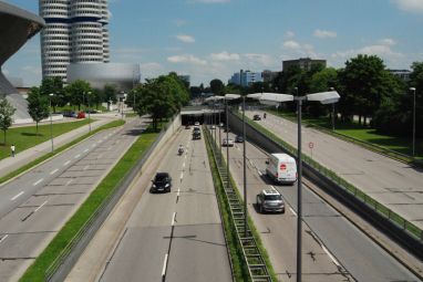 Austrija_post-od-automobila.jpg