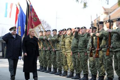 kolinda-oruzane.JPG