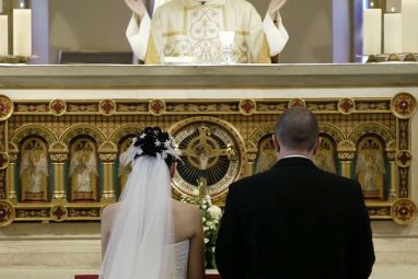 catholic-wedding_2462815k.jpg
