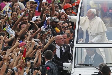 Pope-popemobile.jpg