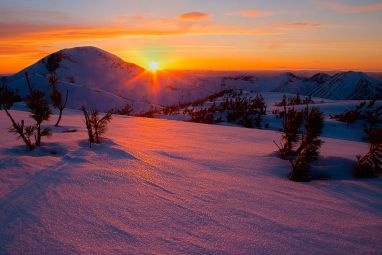 mountain_snow_sunset.jpg