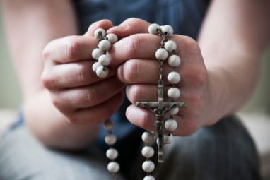 main-prayingtherosary-(1).jpg