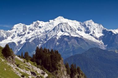 Walk-to-the-Varan-hut-view-of-the-Mont-Blanc-range.jpg