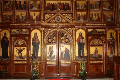 Konkatedrala_Sv-_Cirila_i_Metoda_Zagreb_-_ikonostas.jpg