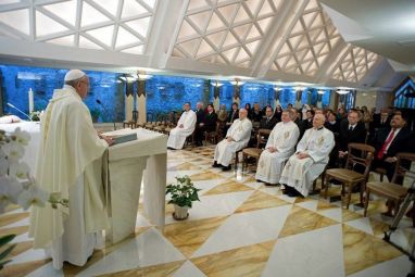 Pope-Francis-at-daily-morning-Mass-05-16-2013.JPG