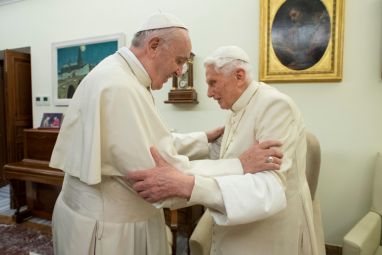 papa-franjo-i-papa-benedikt.jpg