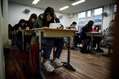 afp-south-korea-falls-silent-for-high-pressure-exam.jpg