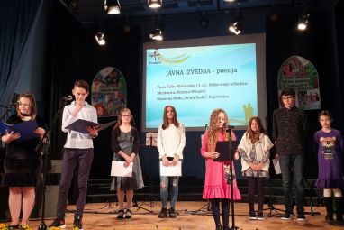 002-Poezija-javna-izvedba.jpg